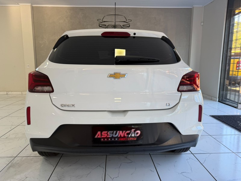 ONIX 1.0 LT 12V FLEX 4P MANUAL - 2023 - CAXIAS DO SUL