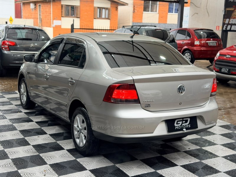 VOYAGE 1.0 MI 8V FLEX 4P MANUAL - 2012 - PASSO FUNDO