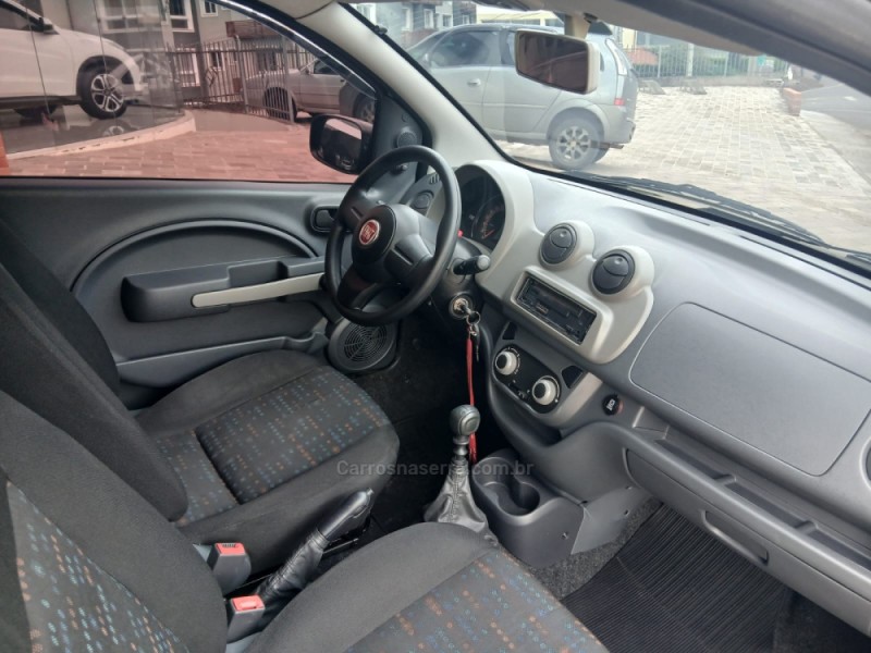 UNO 1.0 EVO VIVACE 8V FLEX 2P MANUAL - 2013 - NOVA PETRóPOLIS