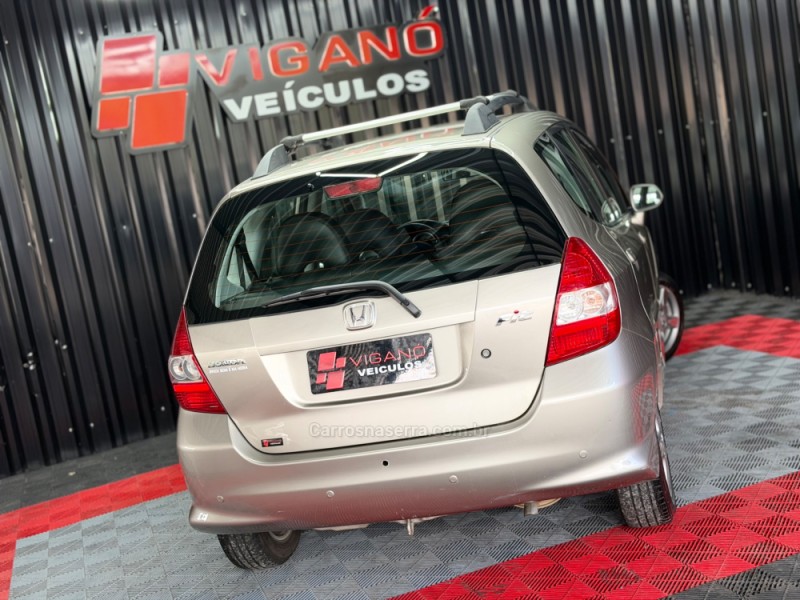 FIT 1.4 LXL 8V GASOLINA 4P AUTOMÁTICO - 2008 - CAXIAS DO SUL