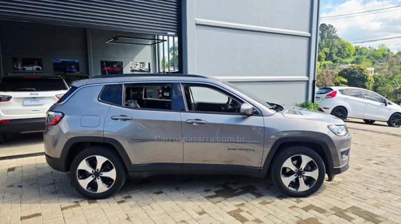 COMPASS 2.0 16V DIESEL LONGITUDE 4X4 AUTOMÁTICO - 2018 - LAJEADO