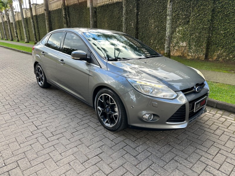 FOCUS 2.0 TITANIUM 16V FLEX 4P AUTOMÁTICO - 2015 - CAXIAS DO SUL