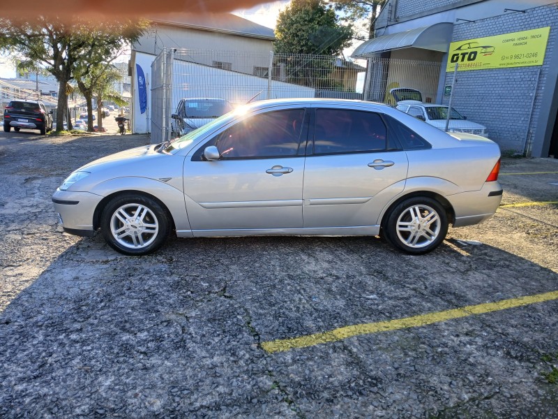 FOCUS 1.6 GLX SEDAN 8V FLEX 4P MANUAL - 2005 - FARROUPILHA