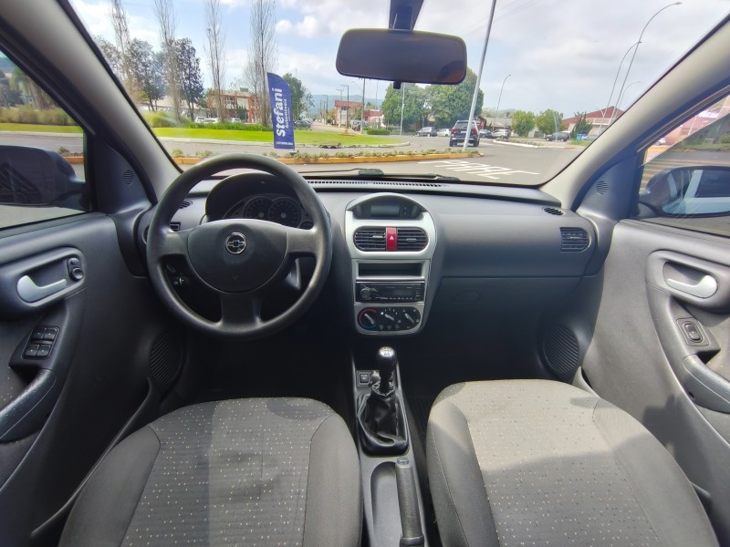 CORSA 1.4 MPFI PREMIUM 8V FLEX 4P MANUAL - 2009 - BOM PRINCíPIO