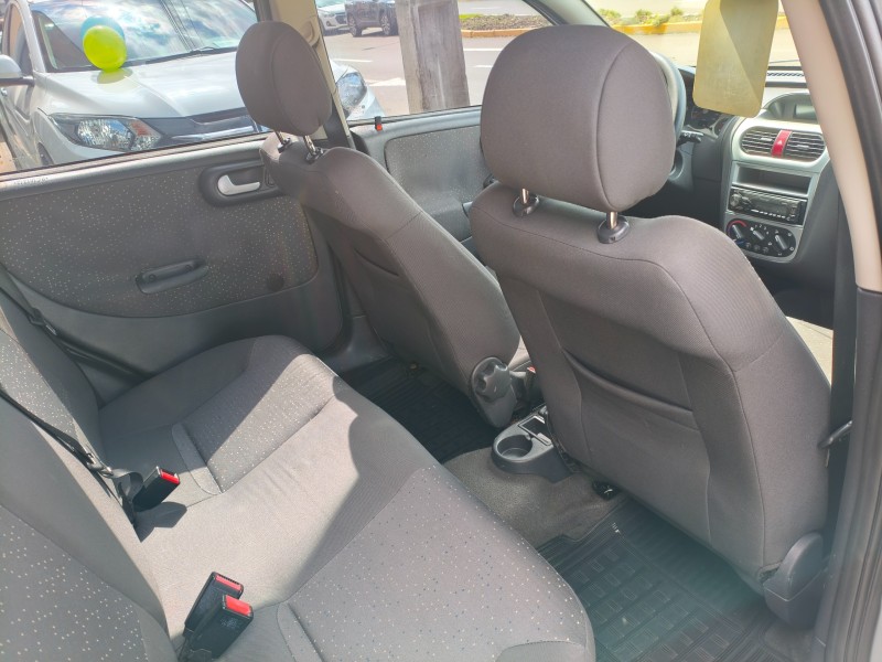CORSA 1.4 MPFI PREMIUM 8V FLEX 4P MANUAL - 2009 - BOM PRINCíPIO