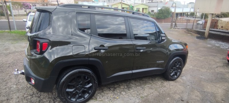 RENEGADE 1.8 16V FLEX 4P MANUAL - 2018 - FARROUPILHA