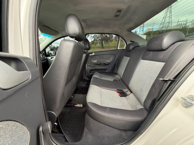VOYAGE 1.6 MI CITY 8V FLEX 4P MANUAL - 2014 - FARROUPILHA