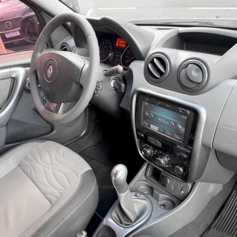 DUSTER 1.6 DYNAMIQUE 4X2 16V FLEX 4P MANUAL - 2014 - FLORES DA CUNHA