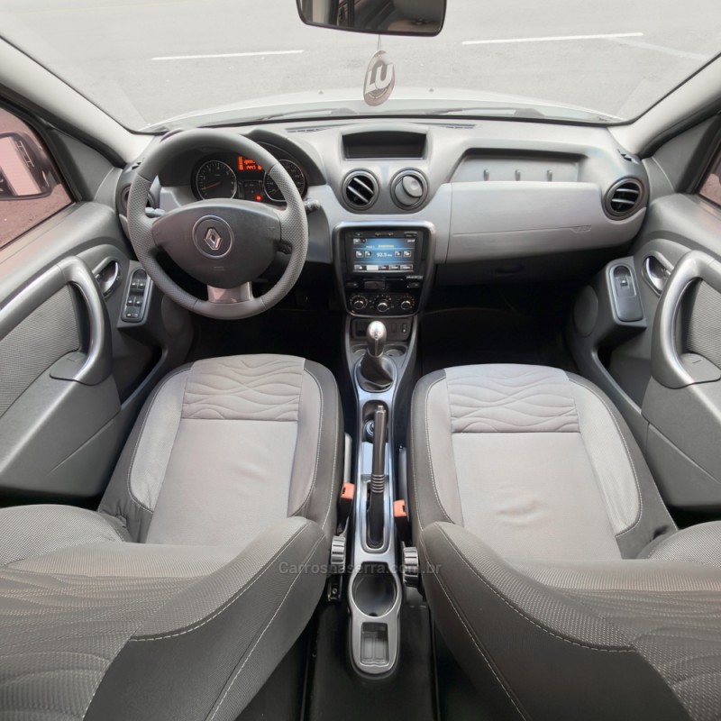 DUSTER 1.6 DYNAMIQUE 4X2 16V FLEX 4P MANUAL - 2014 - FLORES DA CUNHA