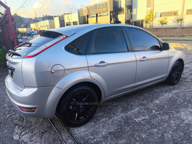 FOCUS 1.6 GLX 16V FLEX 4P MANUAL - 2011 - FARROUPILHA
