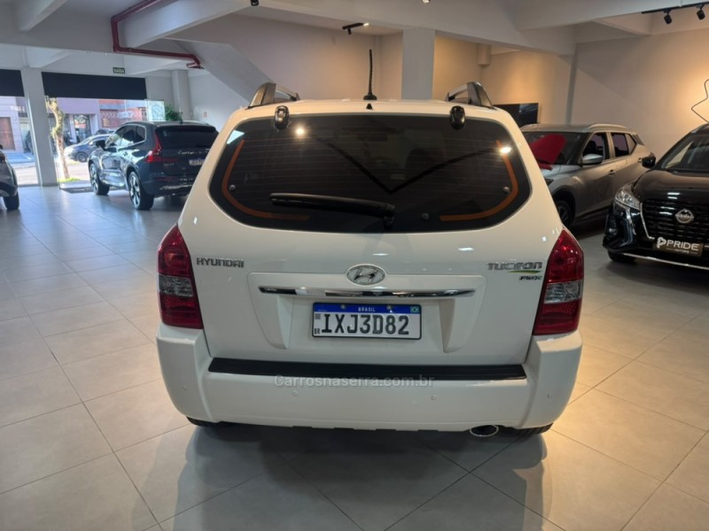 TUCSON 2.0 MPFI GLS 16V 143CV 2WD FLEX 4P AUTOMÁTICO - 2017 - CAXIAS DO SUL