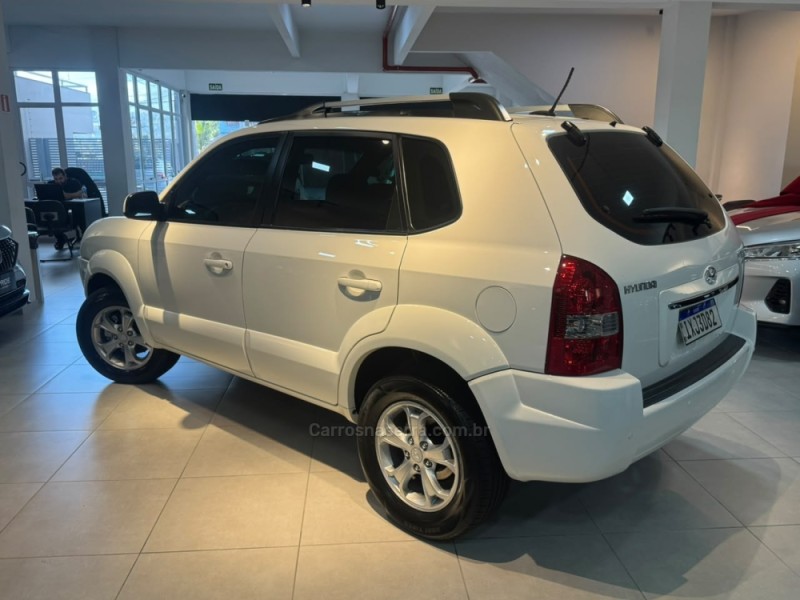 TUCSON 2.0 MPFI GLS 16V 143CV 2WD FLEX 4P AUTOMÁTICO - 2017 - CAXIAS DO SUL