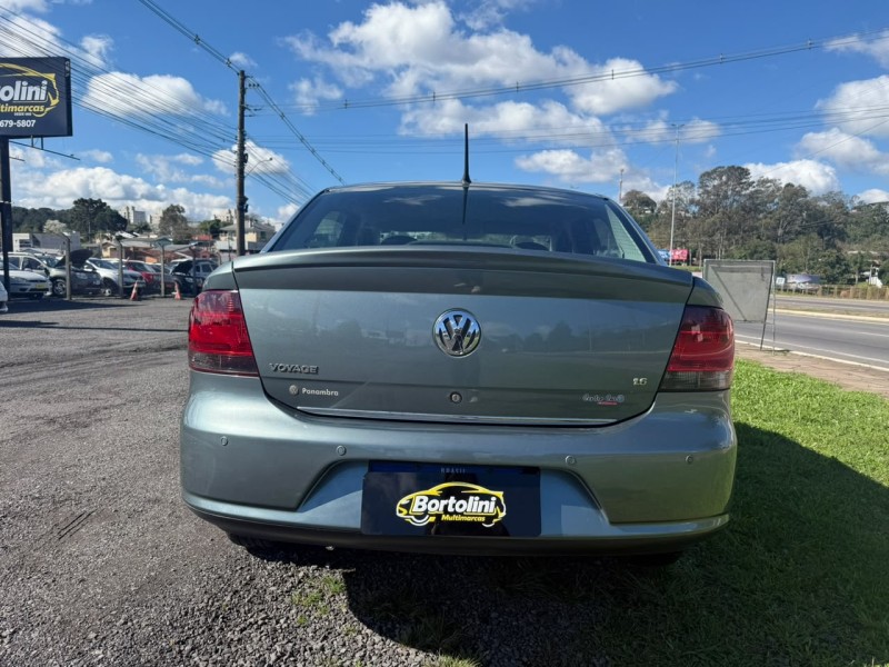 VOYAGE 1.6 MI COMFORTLINE 8V FLEX 4P MANUAL - 2010 - FARROUPILHA
