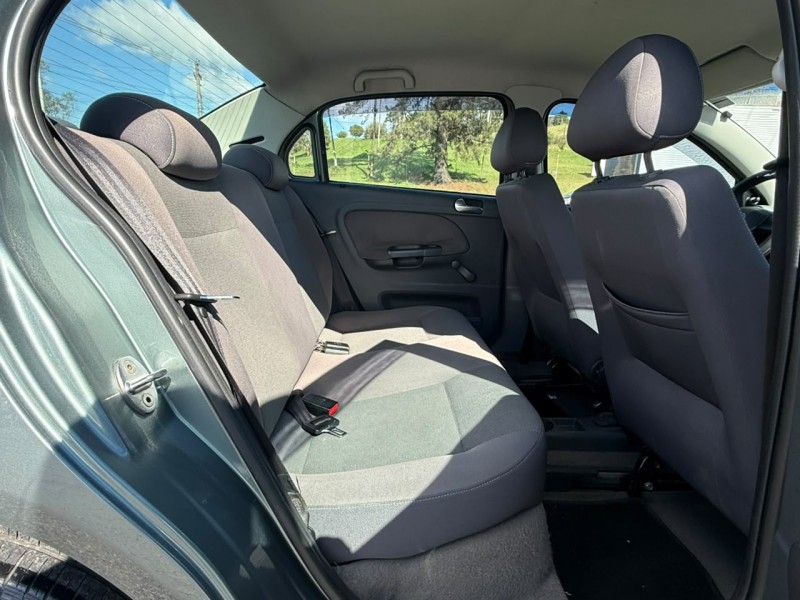 VOYAGE 1.6 MI COMFORTLINE 8V FLEX 4P MANUAL - 2010 - FARROUPILHA