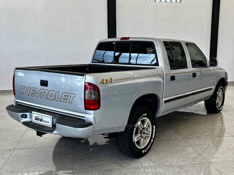 S10 2.8 EXECUTIVE 4X4 CD 12V TURBO ELECTRONIC INTERCOOLER DIESEL 4P MANUAL - 2005 - VACARIA