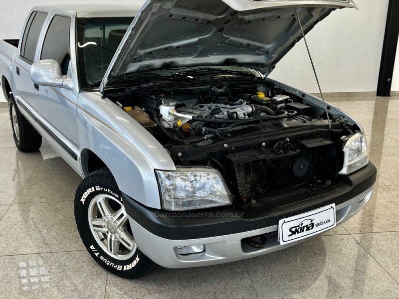 S10 2.8 EXECUTIVE 4X4 CD 12V TURBO ELECTRONIC INTERCOOLER DIESEL 4P MANUAL - 2005 - VACARIA