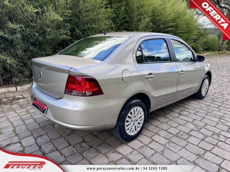 VOYAGE 1.0 MI TRENDLINE 8V FLEX 4P MANUAL - 2010 - NOVA PRATA