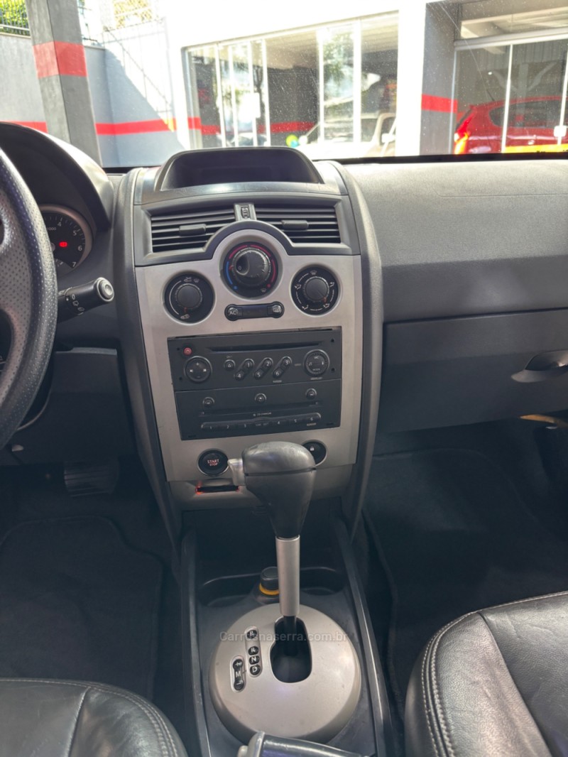 MÉGANE 2.0 DYNAMIQUE SEDAN 16V GASOLINA 4P AUTOMÁTICO - 2009 - HARMONIA