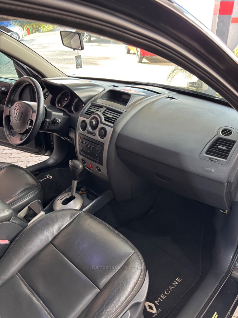 MÉGANE 2.0 DYNAMIQUE SEDAN 16V GASOLINA 4P AUTOMÁTICO - 2009 - HARMONIA