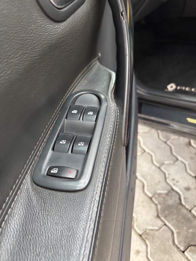 MÉGANE 2.0 DYNAMIQUE SEDAN 16V GASOLINA 4P AUTOMÁTICO - 2009 - HARMONIA