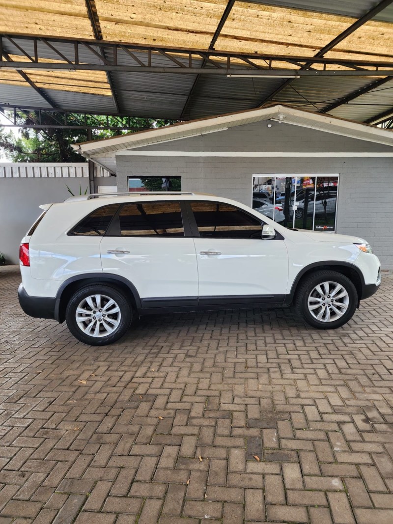 SORENTO 2.4 EX 4X2 16V GASOLINA 4P AUTOMÁTICO - 2013 - CAXIAS DO SUL