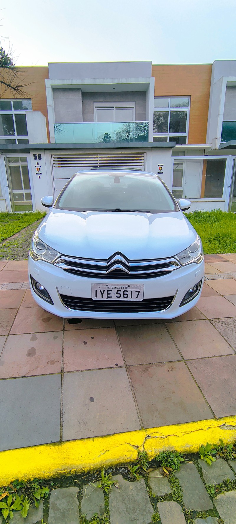 C4 LOUNGE 1.6 EXCLUSIVE 16V TURBO FLEX 4P AUTOMÁTICO - 2018 - FARROUPILHA