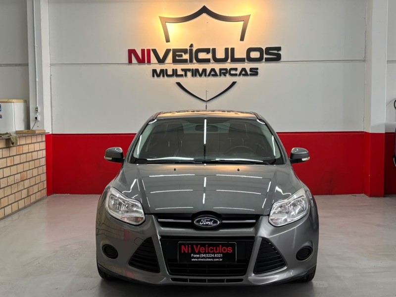 FOCUS 2.0 SE SEDAN 16V FLEX 4P AUTOMÁTICO - 2015 - CAXIAS DO SUL