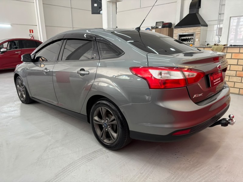 FOCUS 2.0 SE SEDAN 16V FLEX 4P AUTOMÁTICO - 2015 - CAXIAS DO SUL