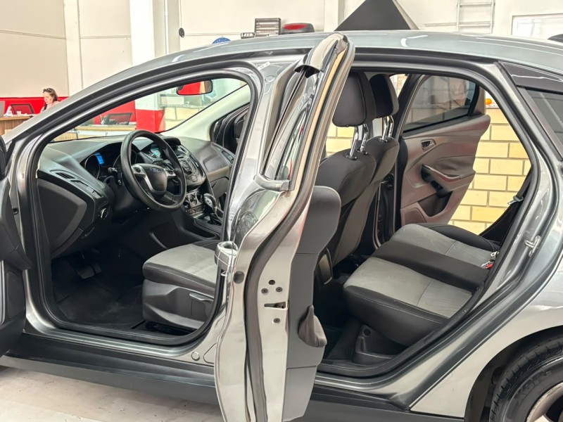 FOCUS 2.0 SE SEDAN 16V FLEX 4P AUTOMÁTICO - 2015 - CAXIAS DO SUL