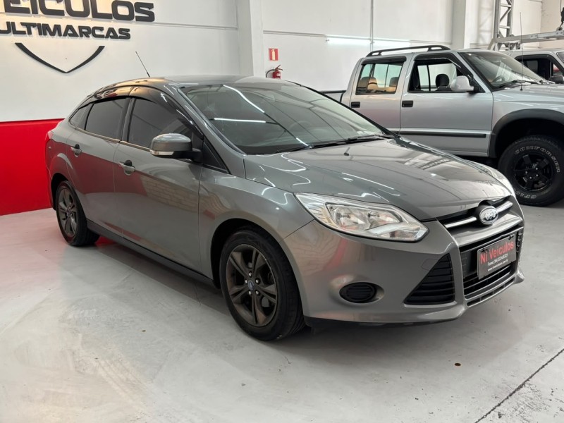 FOCUS 2.0 SE SEDAN 16V FLEX 4P AUTOMÁTICO - 2015 - CAXIAS DO SUL