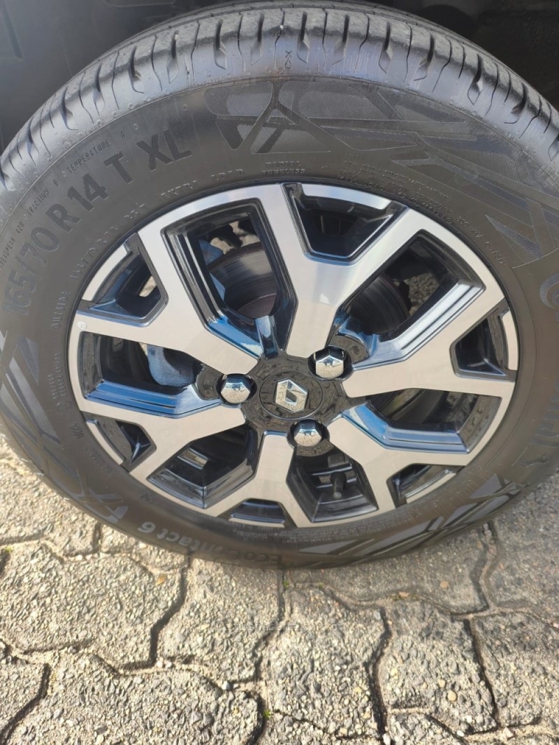 KWID 1.0 12V OUTSIDER FLEX 4P MANUAL - 2024 - NOVA PETRóPOLIS