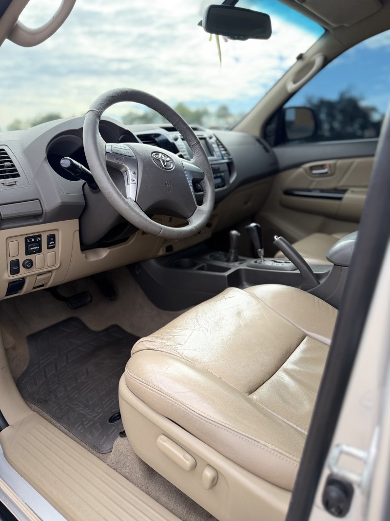 HILUX SW4 3.0 SRV 4X4 7 LUGARES 16V TURBO INTERCOOLER DIESEL 4P AUTOMÁTICO - 2012 - ANTôNIO PRADO