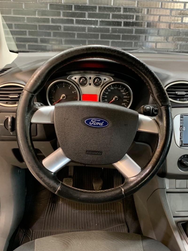 FOCUS 1.6 GLX 16V FLEX 4P MANUAL - 2011 - CAXIAS DO SUL