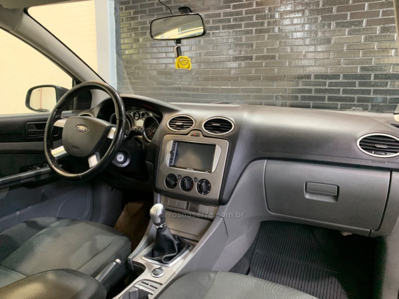 FOCUS 1.6 GLX 16V FLEX 4P MANUAL - 2011 - CAXIAS DO SUL