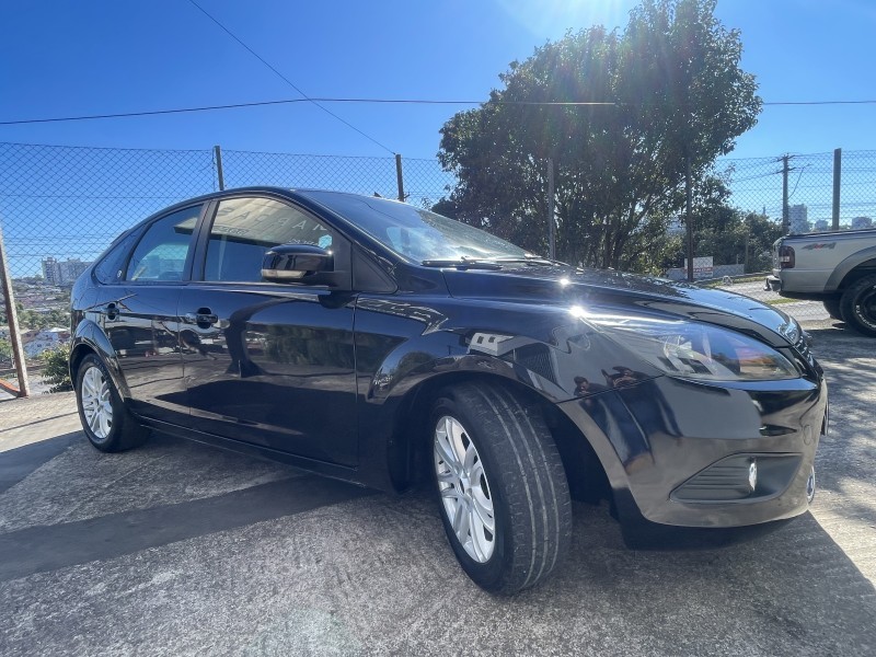 FOCUS 2.0 GHIA 16V GASOLINA 4P MANUAL - 2009 - CAXIAS DO SUL