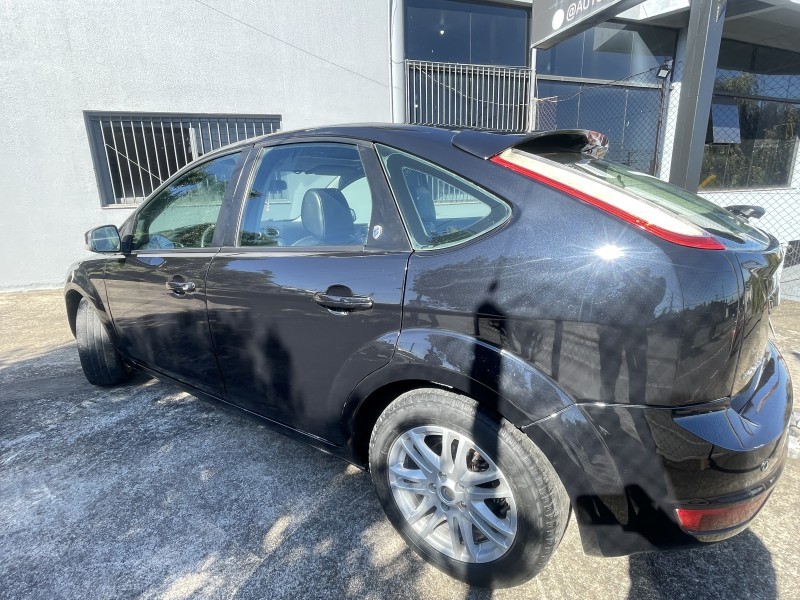 FOCUS 2.0 GHIA 16V GASOLINA 4P MANUAL - 2009 - CAXIAS DO SUL