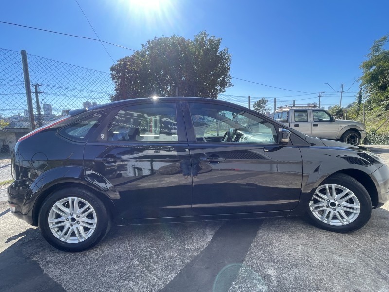 FOCUS 2.0 GHIA 16V GASOLINA 4P MANUAL - 2009 - CAXIAS DO SUL