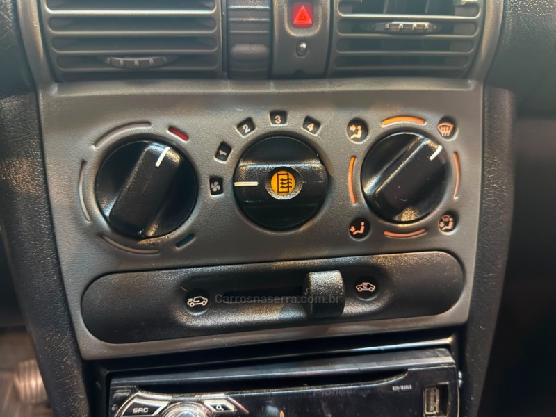 CORSA 1.0 MPFI CLASSIC SEDAN 8V GASOLINA 4P MANUAL - 2004 - BENTO GONçALVES