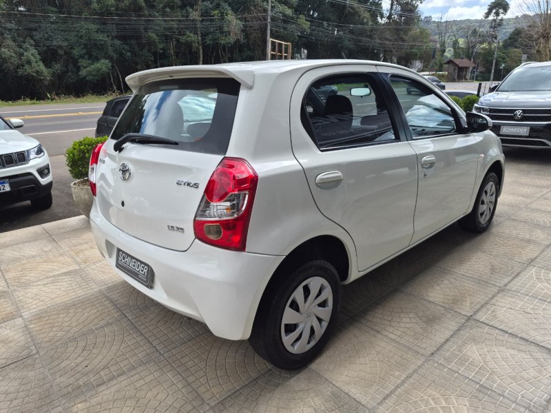 ETIOS 1.5 XS 16V FLEX 4P MANUAL - 2017 - NOVA PETRóPOLIS