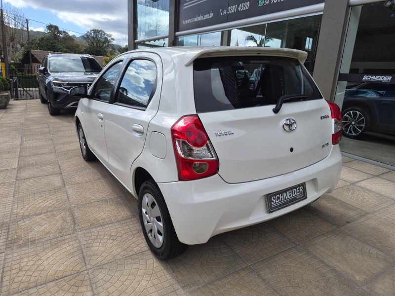 ETIOS 1.5 XS 16V FLEX 4P MANUAL - 2017 - NOVA PETRóPOLIS