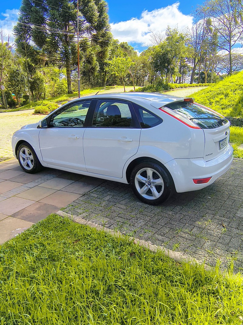 FOCUS 1.6 SE 8V FLEX 4P MANUAL - 2013 - FARROUPILHA