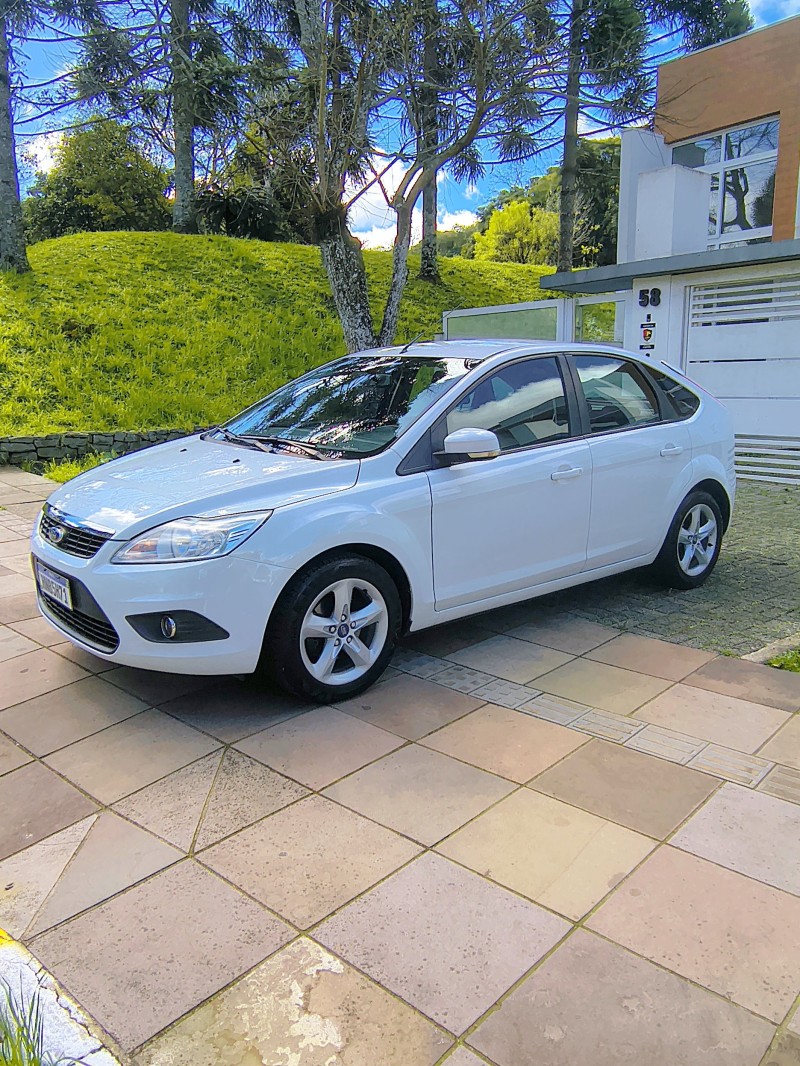 FOCUS 1.6 SE 8V FLEX 4P MANUAL - 2013 - FARROUPILHA