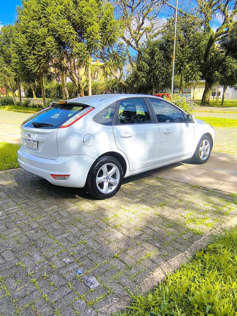 FOCUS 1.6 SE 8V FLEX 4P MANUAL - 2013 - FARROUPILHA