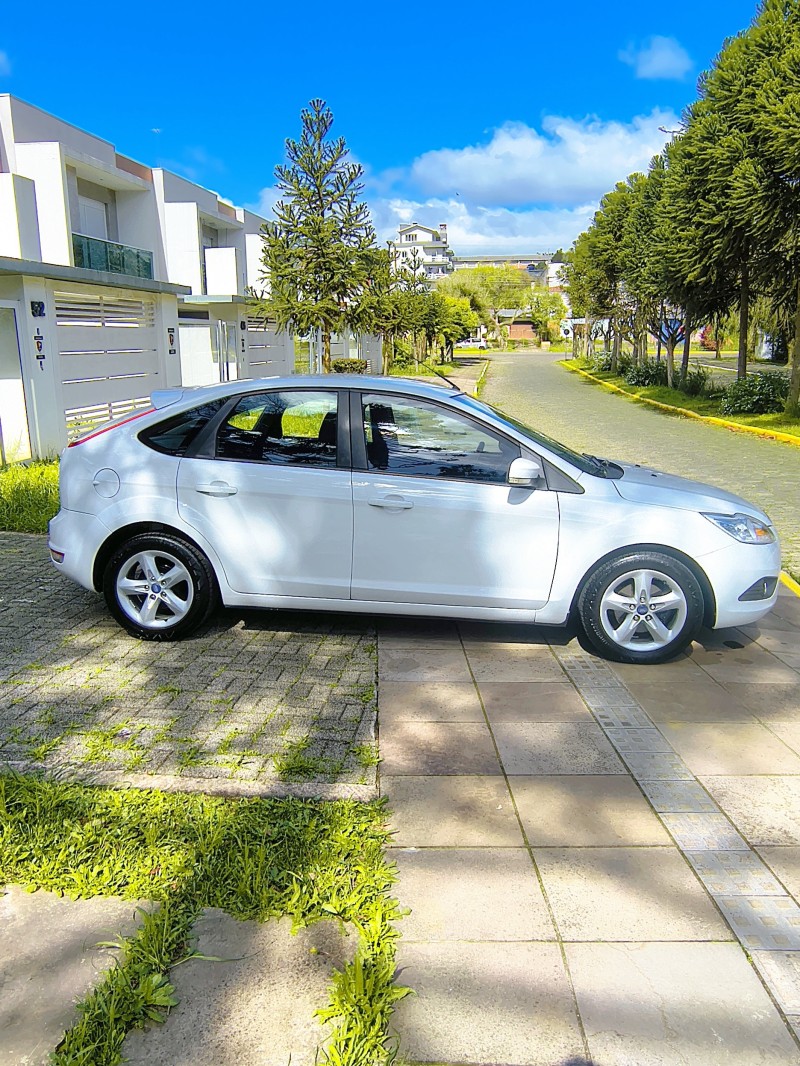 FOCUS 1.6 SE 8V FLEX 4P MANUAL - 2013 - FARROUPILHA