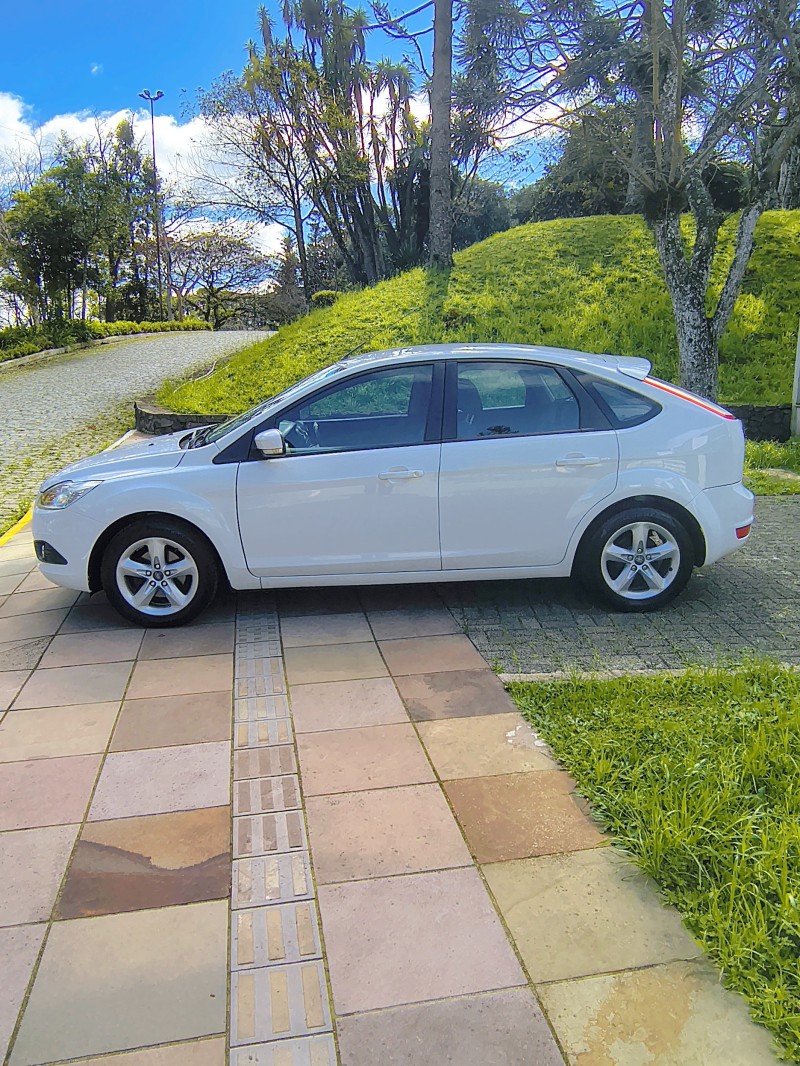 FOCUS 1.6 SE 8V FLEX 4P MANUAL - 2013 - FARROUPILHA