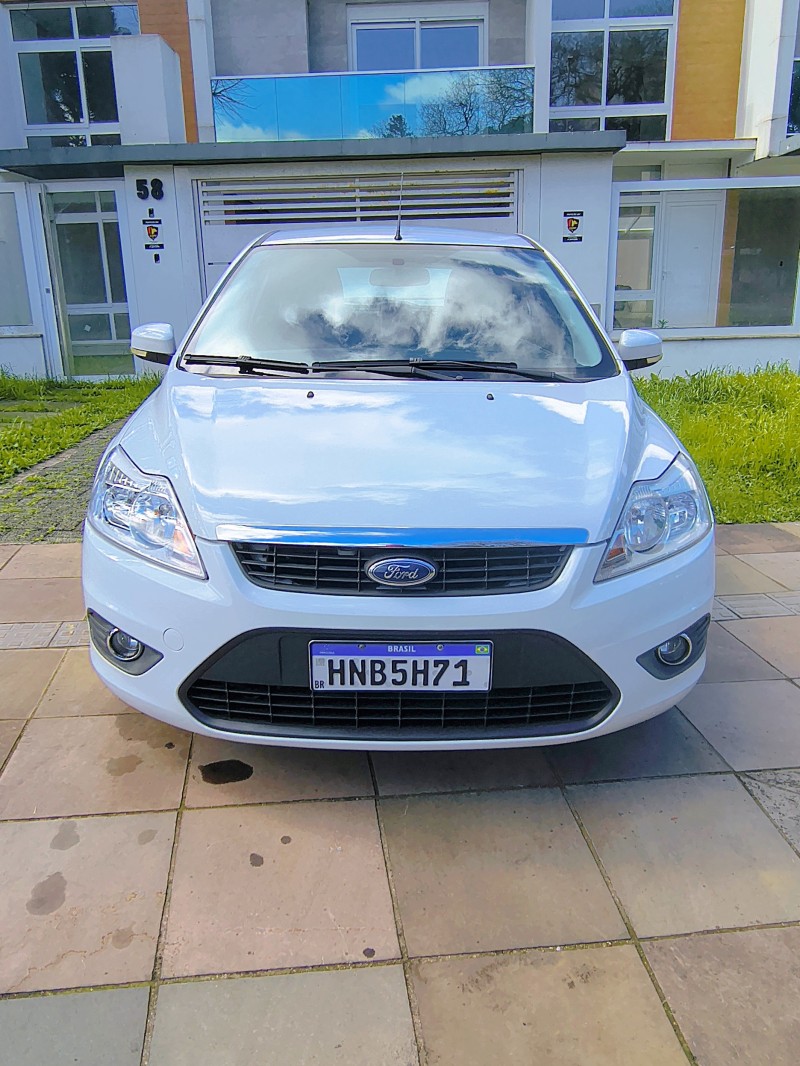 FOCUS 1.6 SE 8V FLEX 4P MANUAL - 2013 - FARROUPILHA