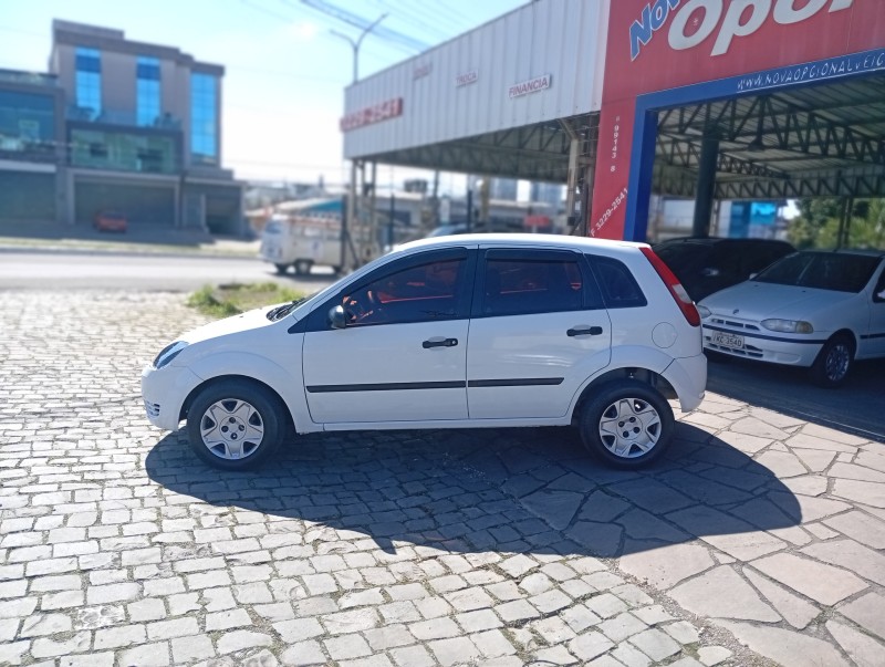 FIESTA 1.0 MPI PERSONNALITÉ 8V FLEX 4P MANUAL - 2003 - CAXIAS DO SUL
