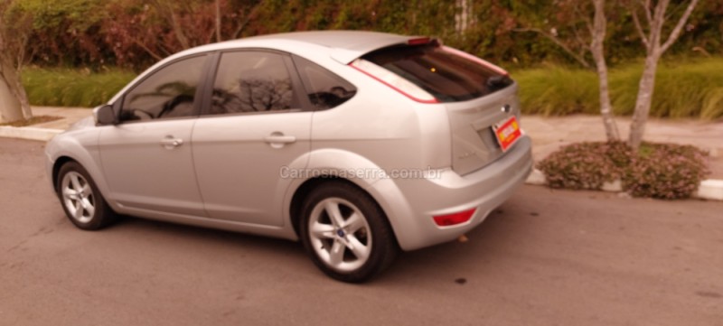 focus 2.0 glx 16v flex 4p automatico 2013 farroupilha