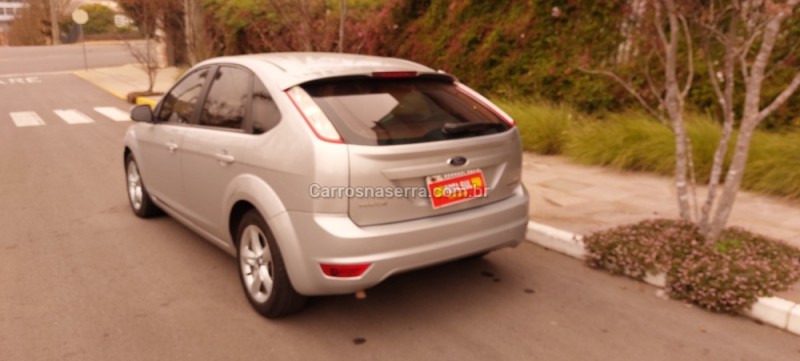 FOCUS 2.0 GLX 16V FLEX 4P AUTOMÁTICO - 2013 - FARROUPILHA
