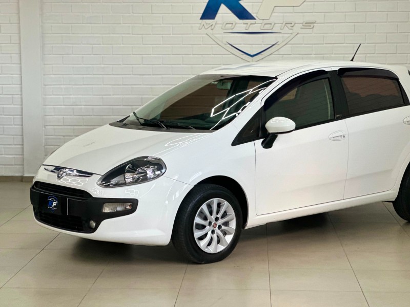 PUNTO 1.4 ATTRACTIVE 8V FLEX 4P MANUAL - 2014 - NOVO HAMBURGO